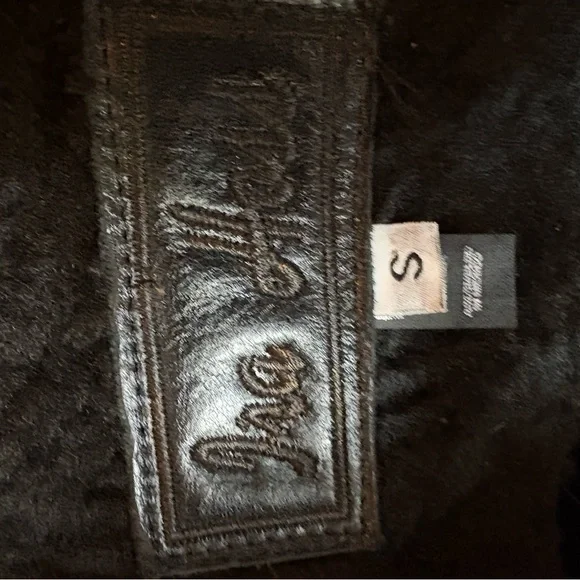 Luxurious Fur Trimmed Leather Coat w/shearling lining and hand whipstitch detail - Picture 7 of 8